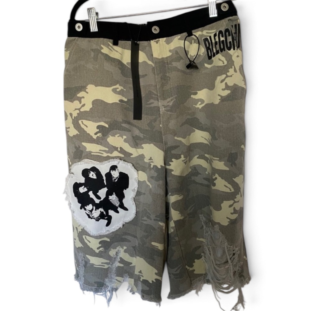 Supermade Camo Distressed Denim Shorts Graphic Patch NWT Size L